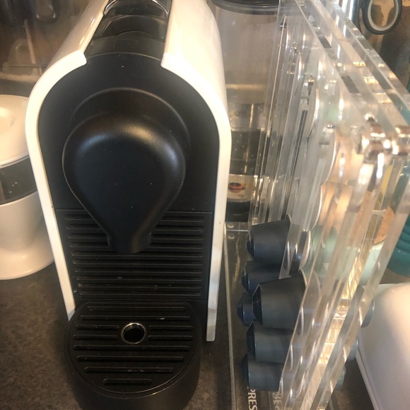 Nespresso Coffee Maker ☕️ - Picture 2 of 9
